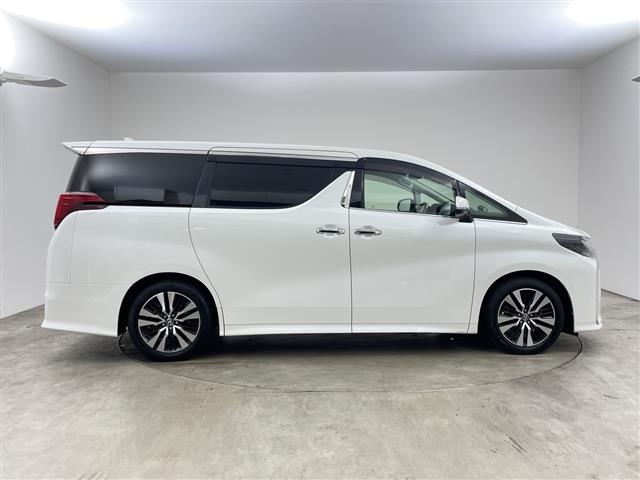 Toyota Alphard 9