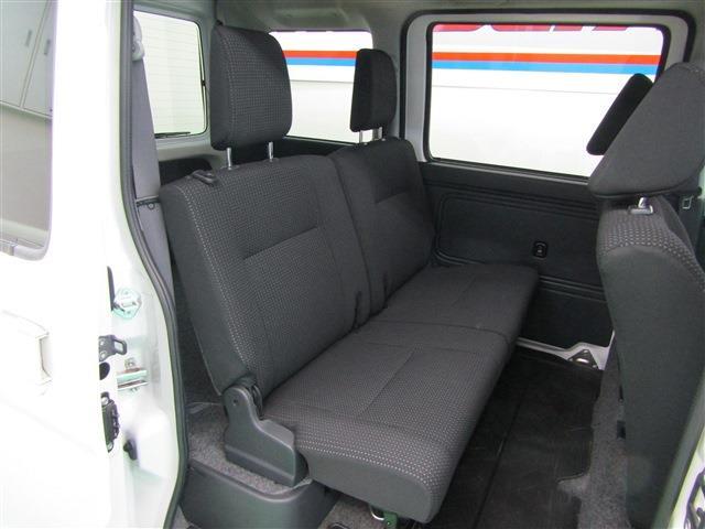Daihatsu Hijet Cargo 8