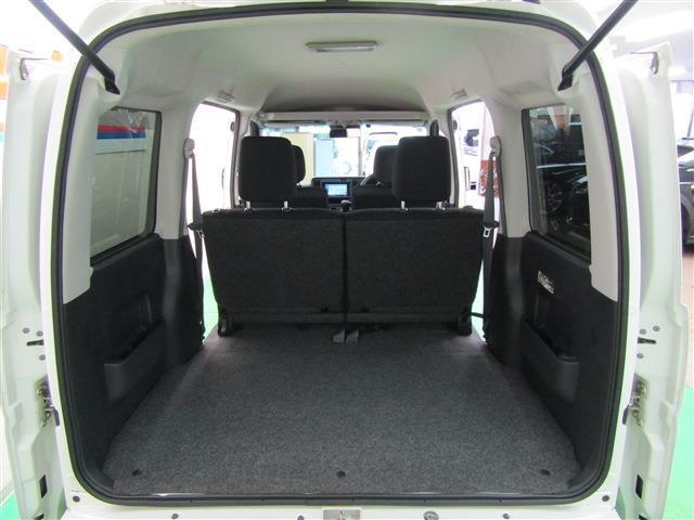 Daihatsu Hijet Cargo 9