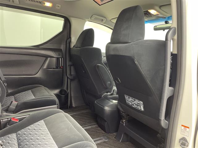 Toyota Alphard 12