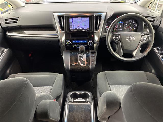 Toyota Alphard 2