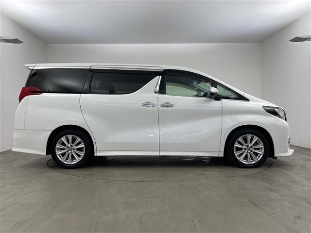 Toyota Alphard 9