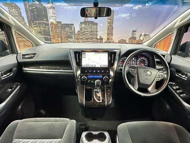 Toyota Vellfire 5