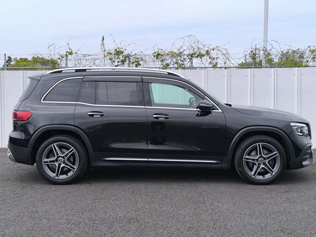 Mercedes-Benz GLB 11