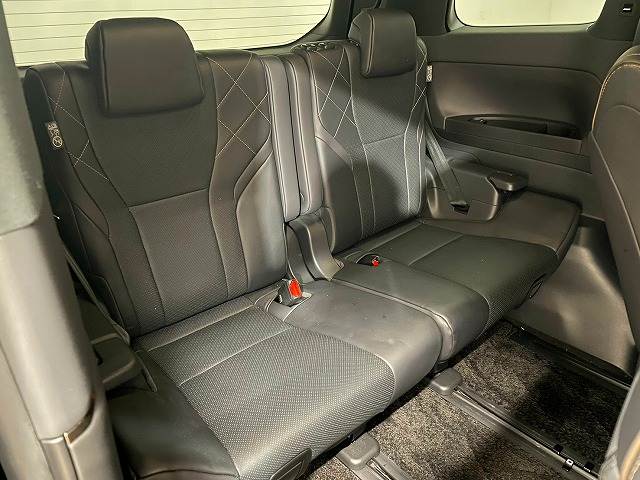 Toyota Vellfire 12