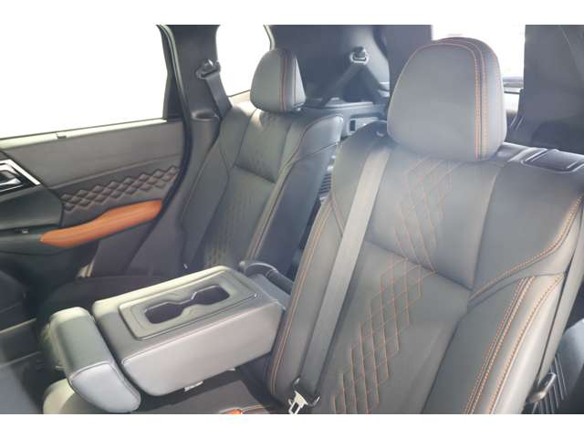 Mitsubishi Outlander 7