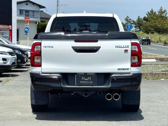 Toyota Hilux 5