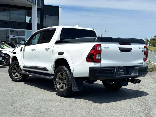 Toyota Hilux 6