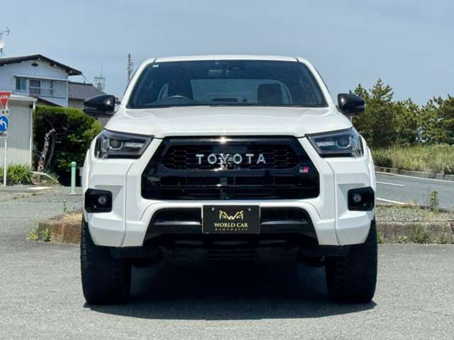 Toyota Hilux 9