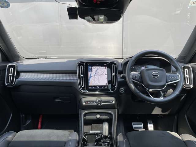 Volvo XC40 3