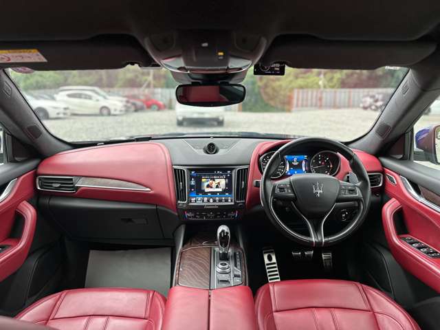 Maserati Levante 12