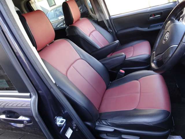 Toyota Voxy 11