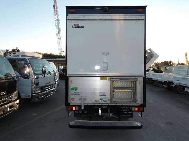 Mitsubishi Fuso Canter 8