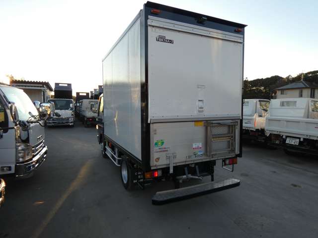 Mitsubishi Fuso Canter 9