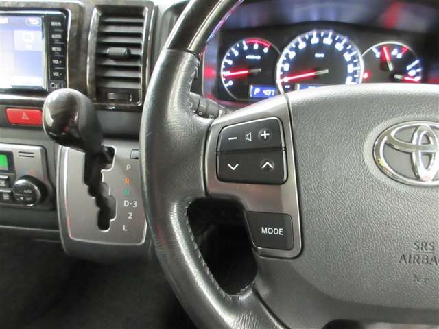 Toyota Hiace Van 11