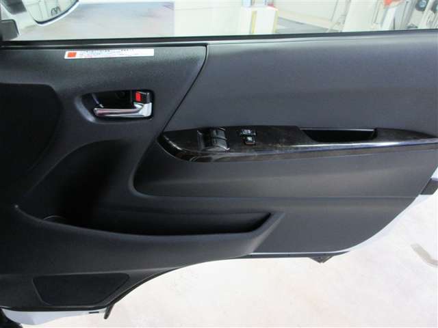 Toyota Hiace Van 12