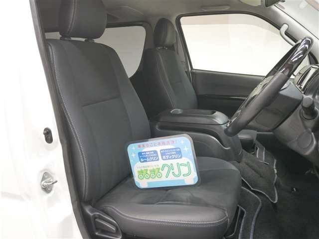 Toyota Hiace Van 4