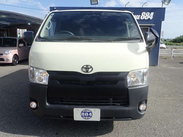Toyota Hiace Van 11