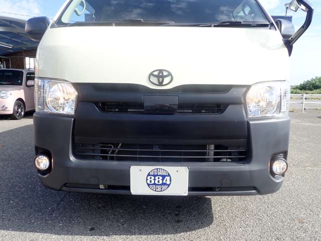 Toyota Hiace Van 12