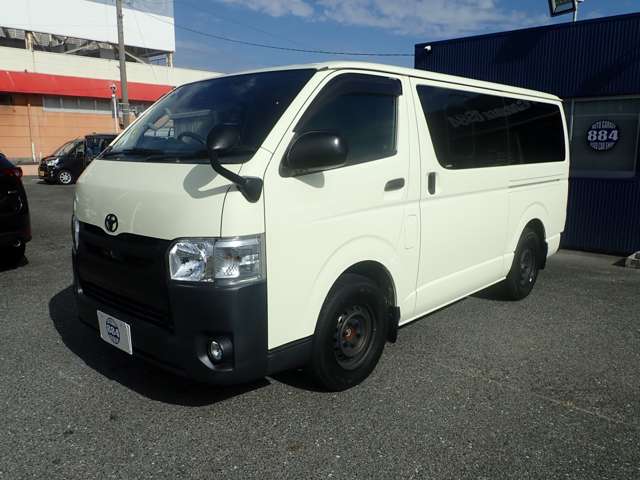 Toyota Hiace Van 3