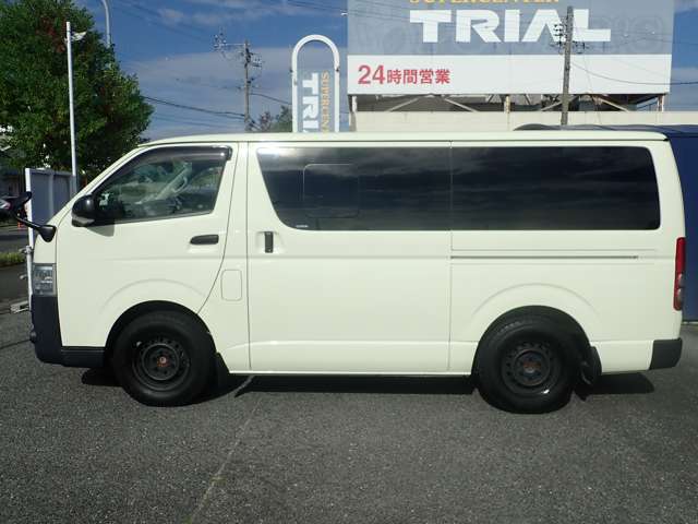Toyota Hiace Van 5