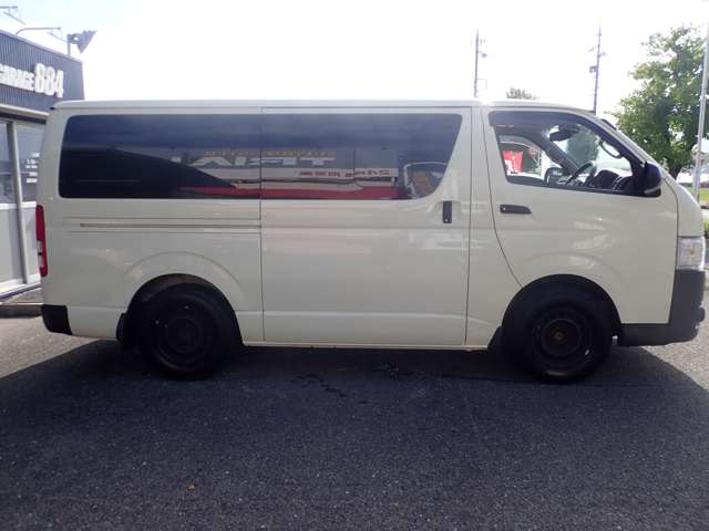 Toyota Hiace Van 6