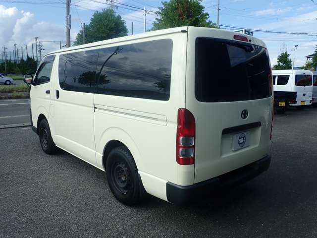 Toyota Hiace Van 7
