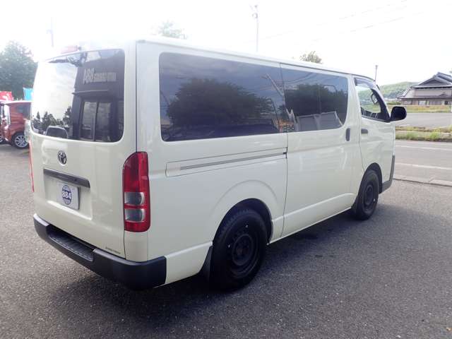 Toyota Hiace Van 9