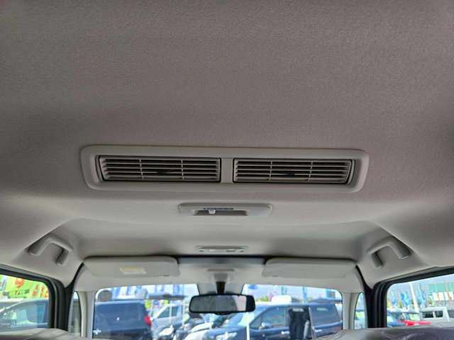 Mitsubishi Delica Mini 6