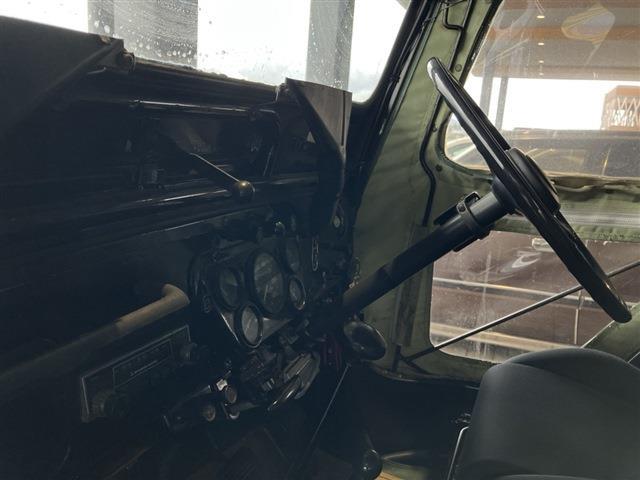 Mitsubishi Jeep 4