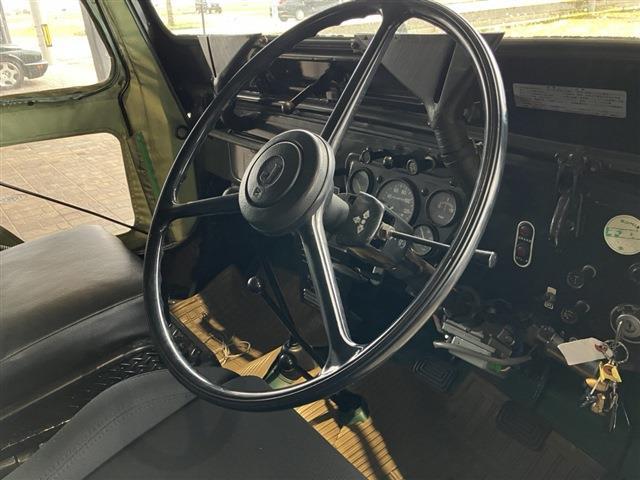 Mitsubishi Jeep 5