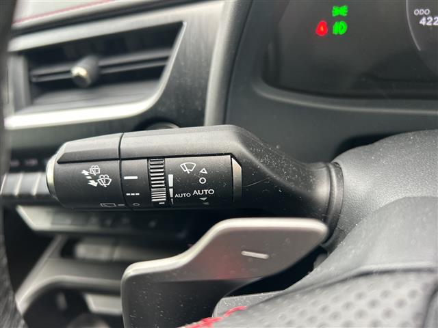 Lexus UX 5