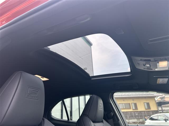 Lexus UX 7