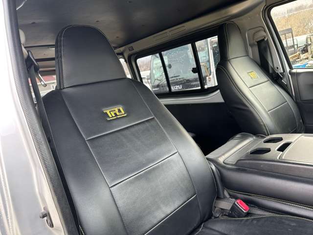 Toyota Regius Ace 12