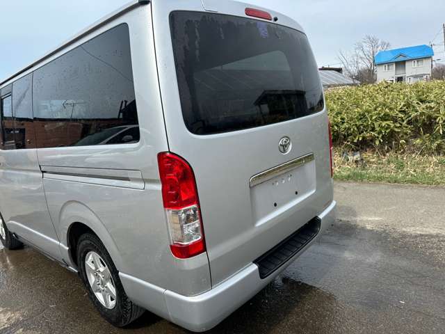 Toyota Regius Ace 6