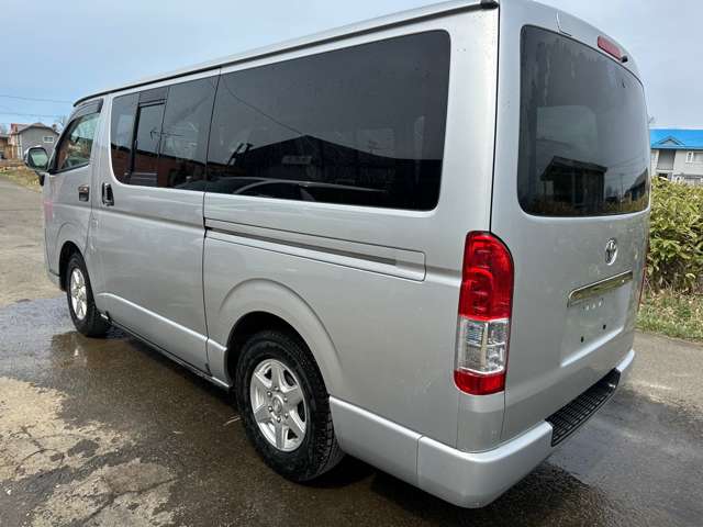 Toyota Regius Ace 8