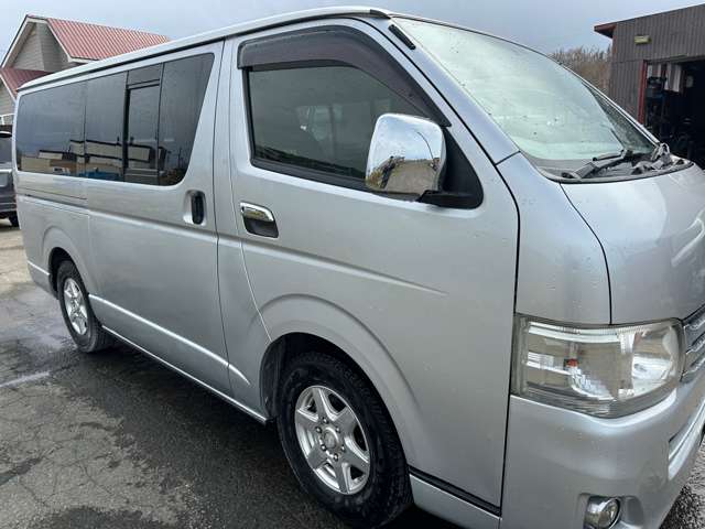 Toyota Regius Ace 9