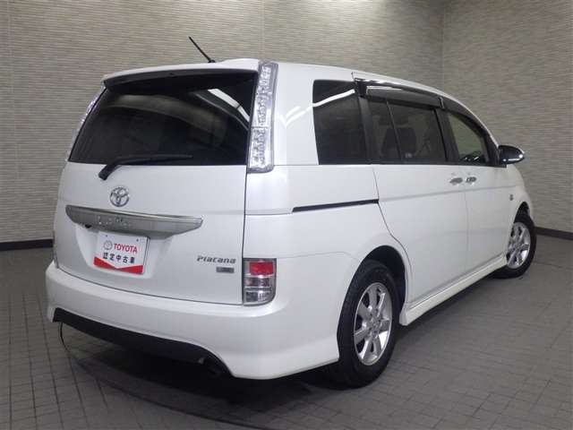 Toyota Isis 7