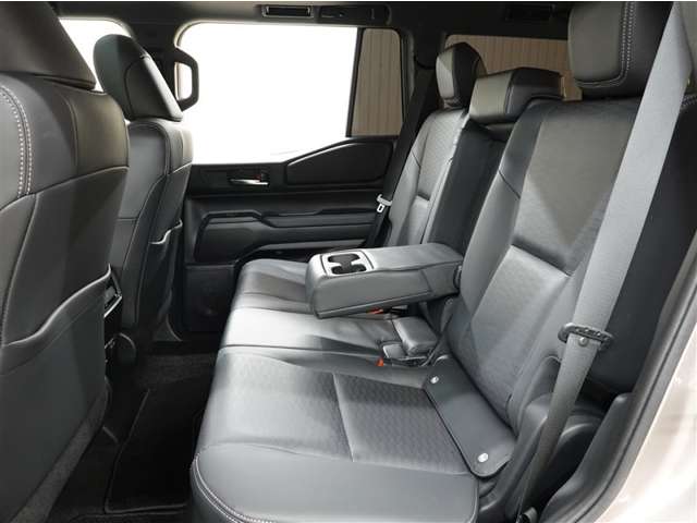 Toyota Land Cruiser 250 10