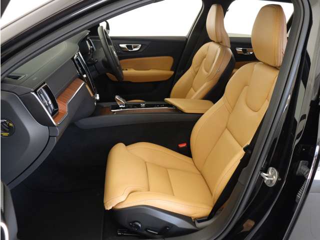 Volvo V60 Cross Country 11