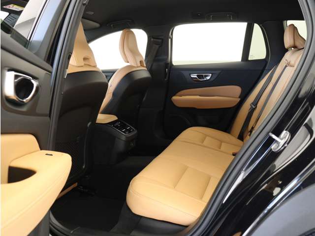Volvo V60 Cross Country 12