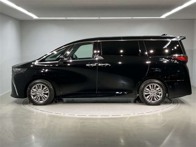 Toyota Alphard 2