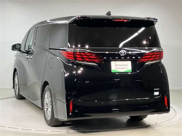 Toyota Alphard 4