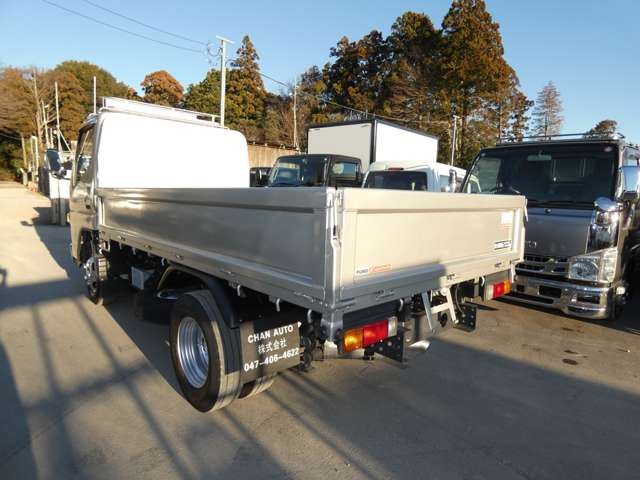 Mitsubishi Fuso Canter 7