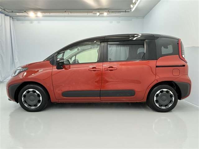 Toyota Sienta 6