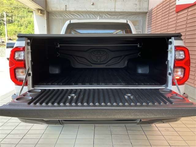 Toyota Hilux 8