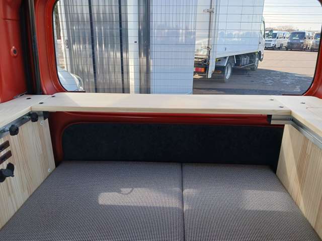 Daihatsu Hijet Cargo 4