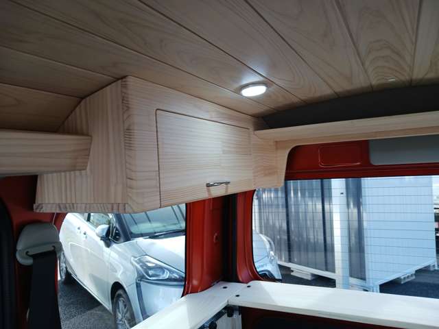 Daihatsu Hijet Cargo 6