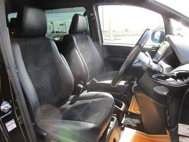 Toyota Voxy 12