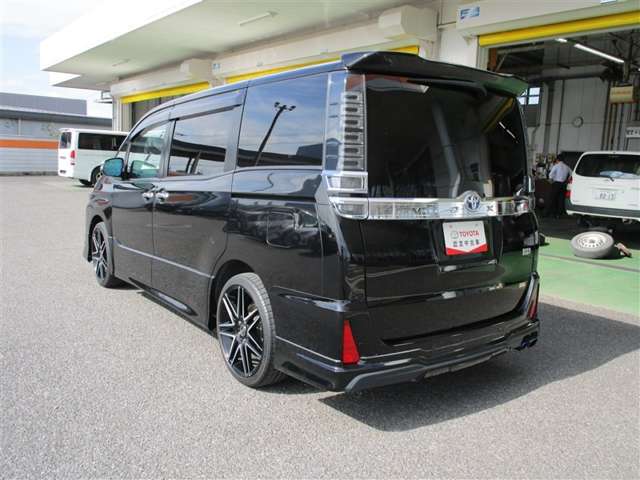 Toyota Voxy 5